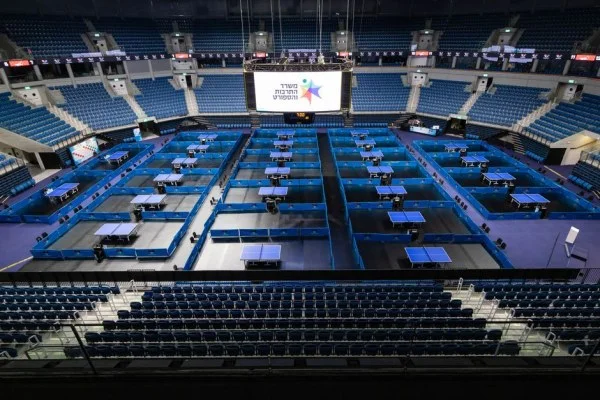 table tennis arena crowd
